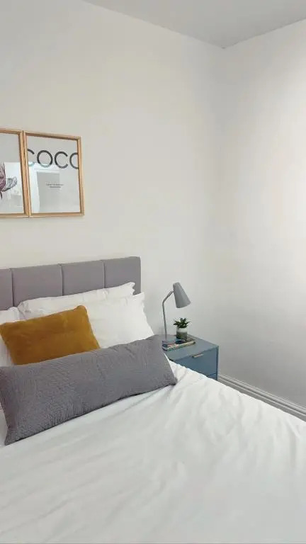 Aura Apartments by CityNest2