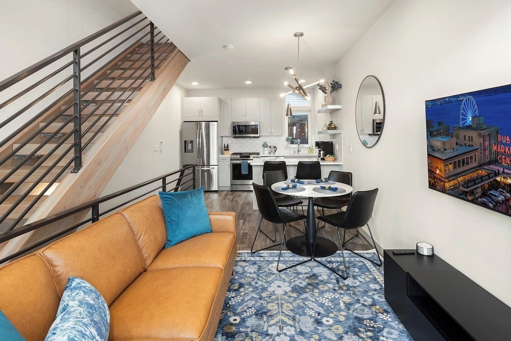 Lake View Townhouse
