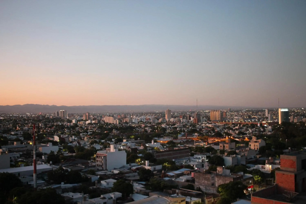 Departamento DOWNTOWN Panorámico con Cochera y Pileta -Zona Nva Córdoba-Güemes