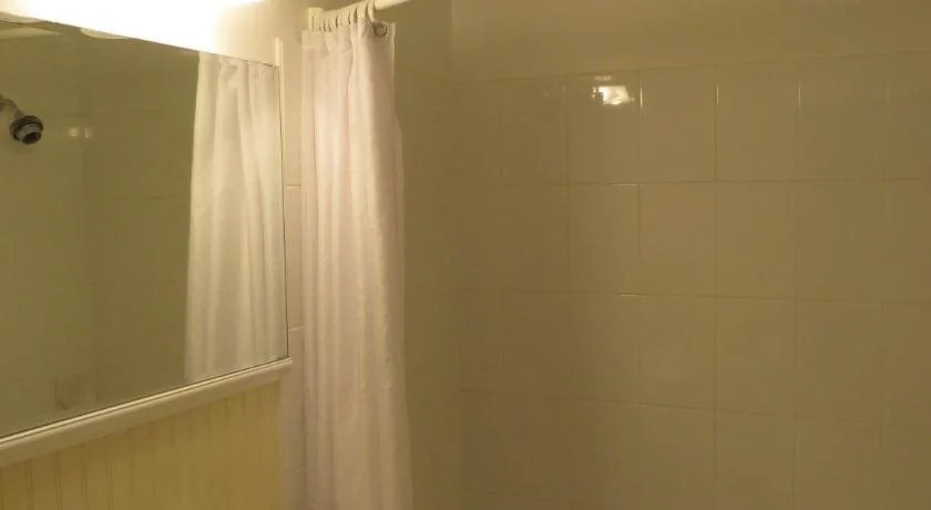 Silverwood Inn & Suites