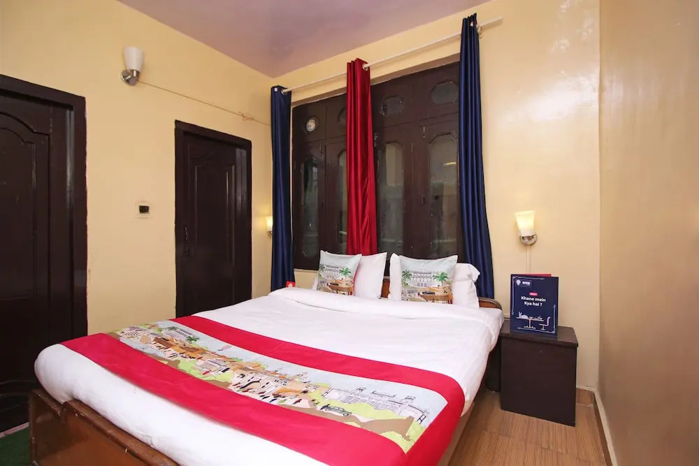 OYO 8793 Home Stay near Mall Road