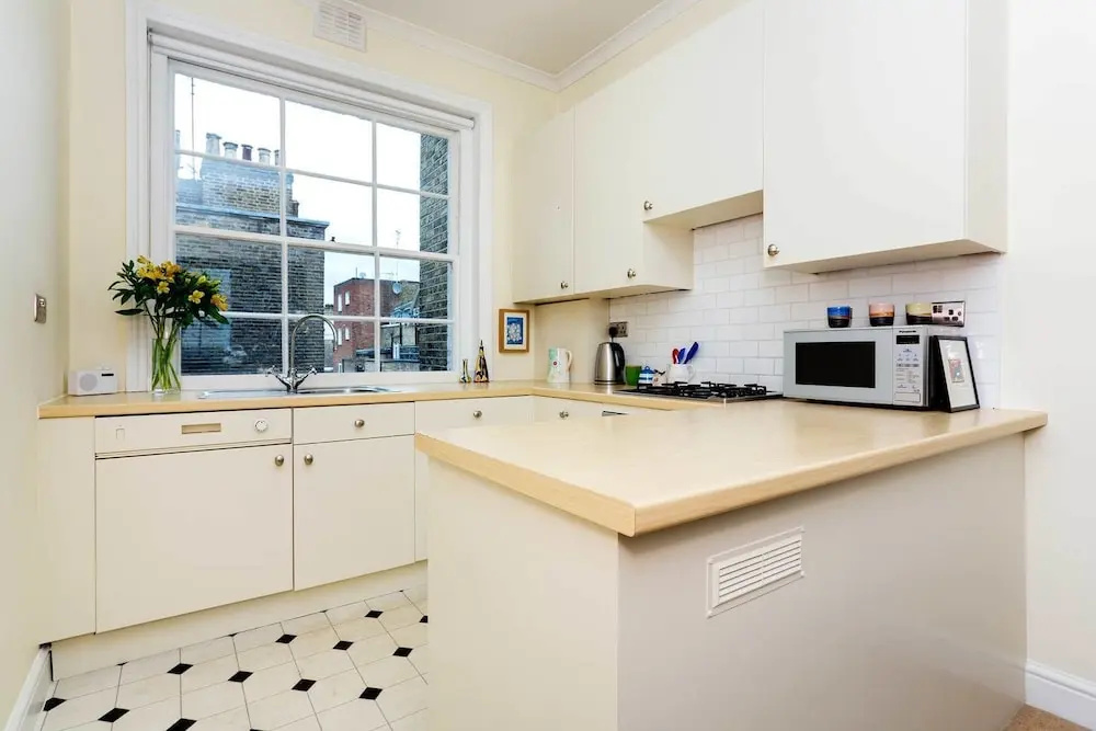 Cosy Sussex Street