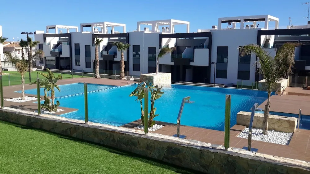 Apartment With 2 Bedrooms in Punta Prima, With Pool Access, Furnished