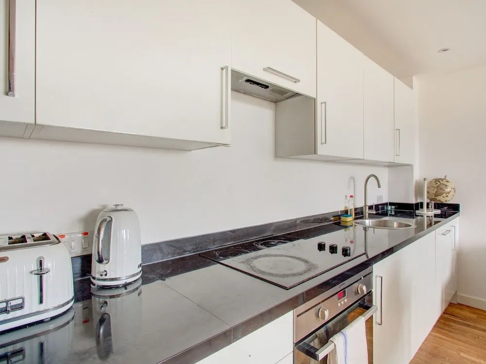 Plush Apartment in Manchester Near IWM North
