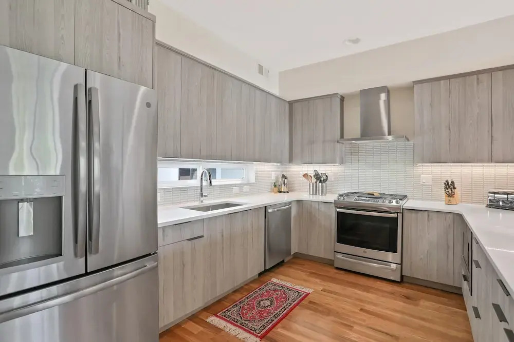 New Townhome With Stunning City and Mountain Views