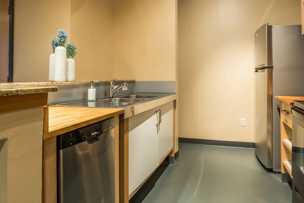 Downtown Jacksonville Apts by Frontdesk