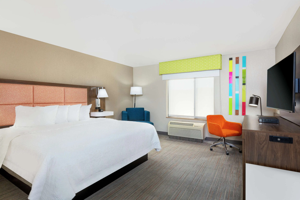 Newly Renovated Hampton Inn Omaha West Lakeside