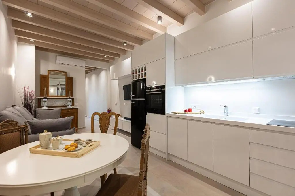 V77 Seafront Suites