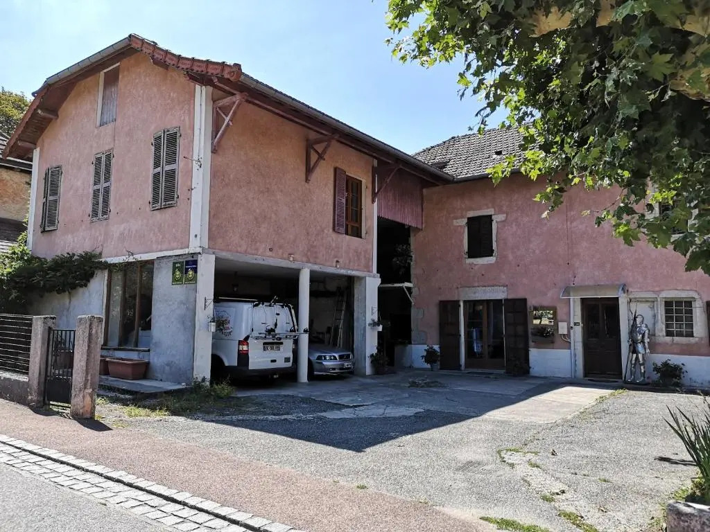 Maison Maliga J&G House