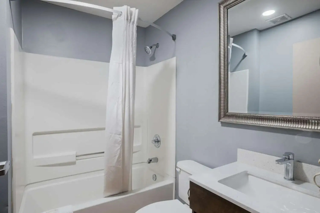 Sonesta Essential Hotels & Suites Kansas City Blue Springs