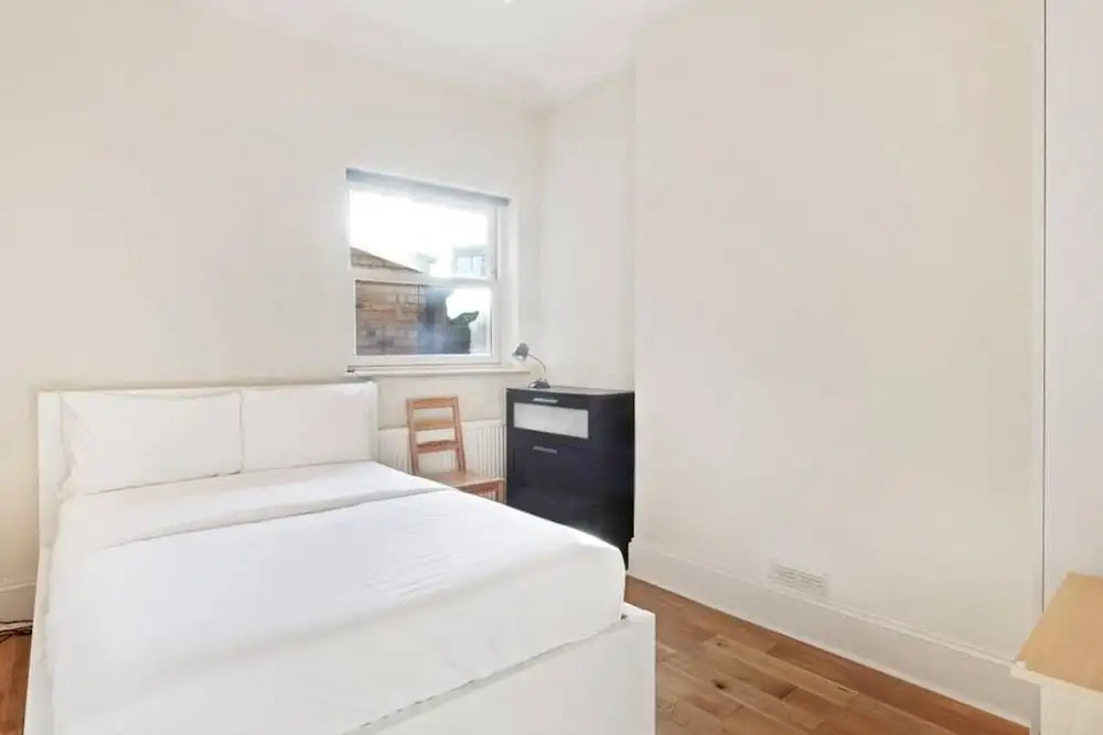 Cosy 2bed Skylight Apt W/patio in Clapham Junction