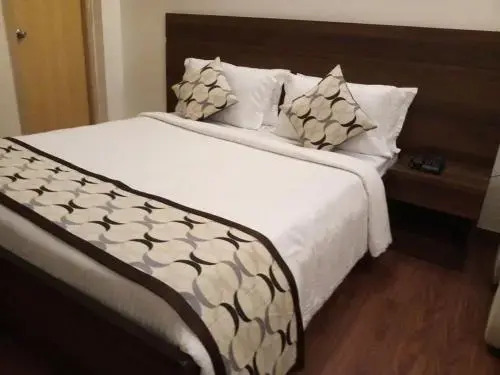 FabHotel Royal Star