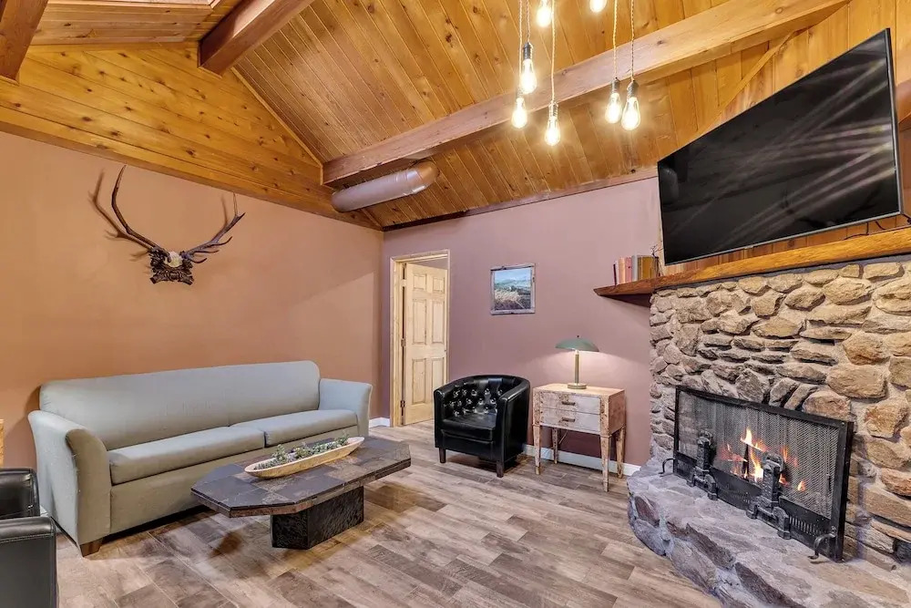 Idyllwild Inn
