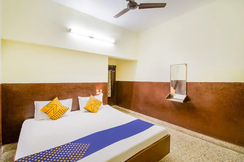SPOT ON 69409 Hotel Sri New Sai Chandra