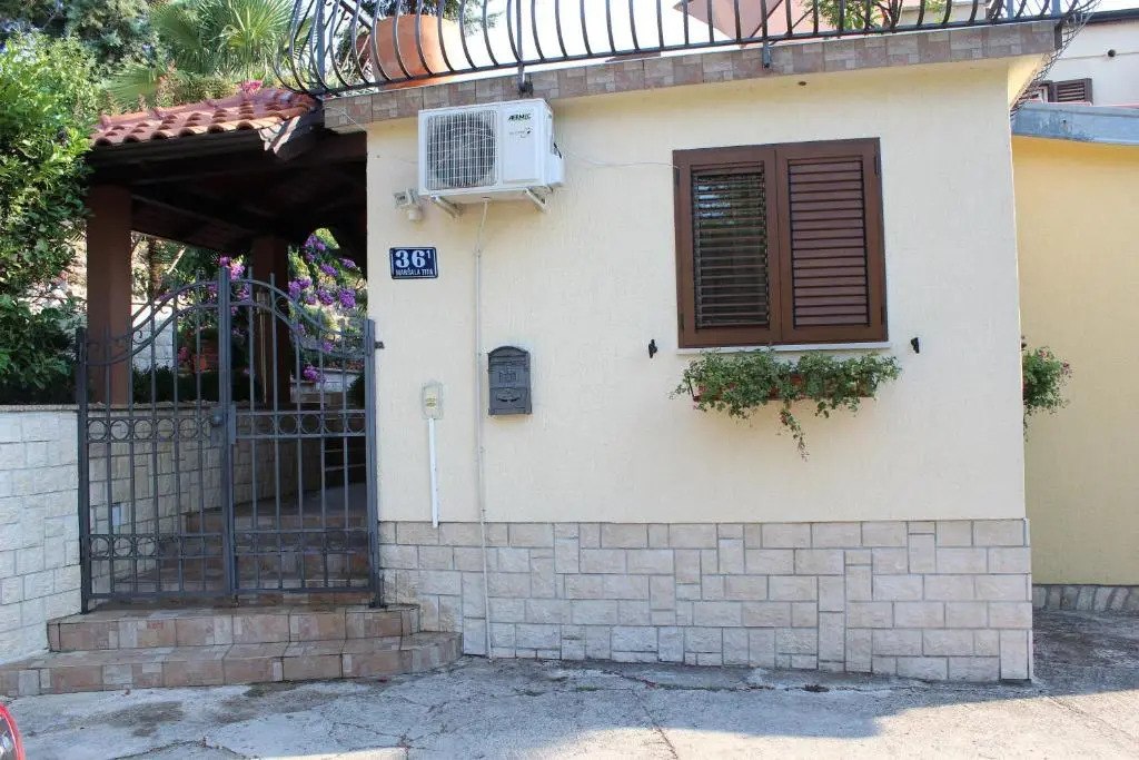 Apartments Ana