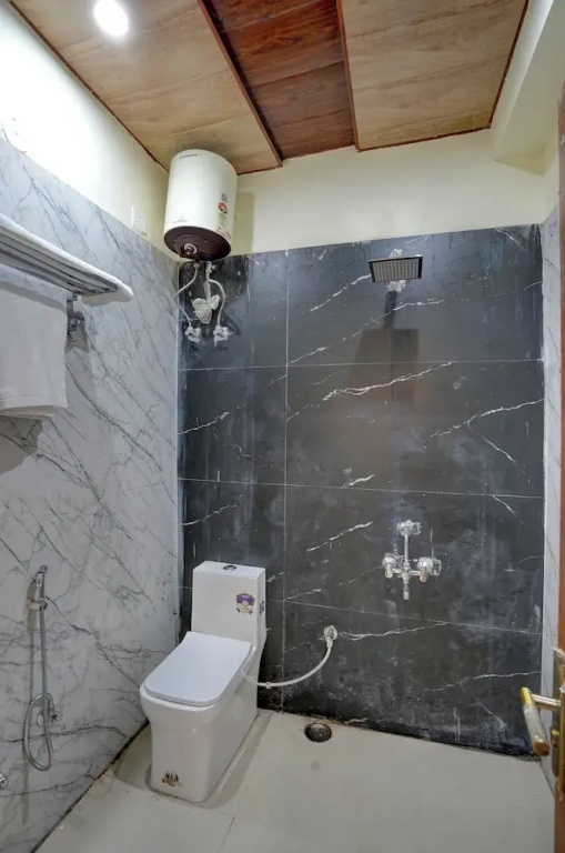 Hotel Relax Suites FNG Expresway 63 Noida