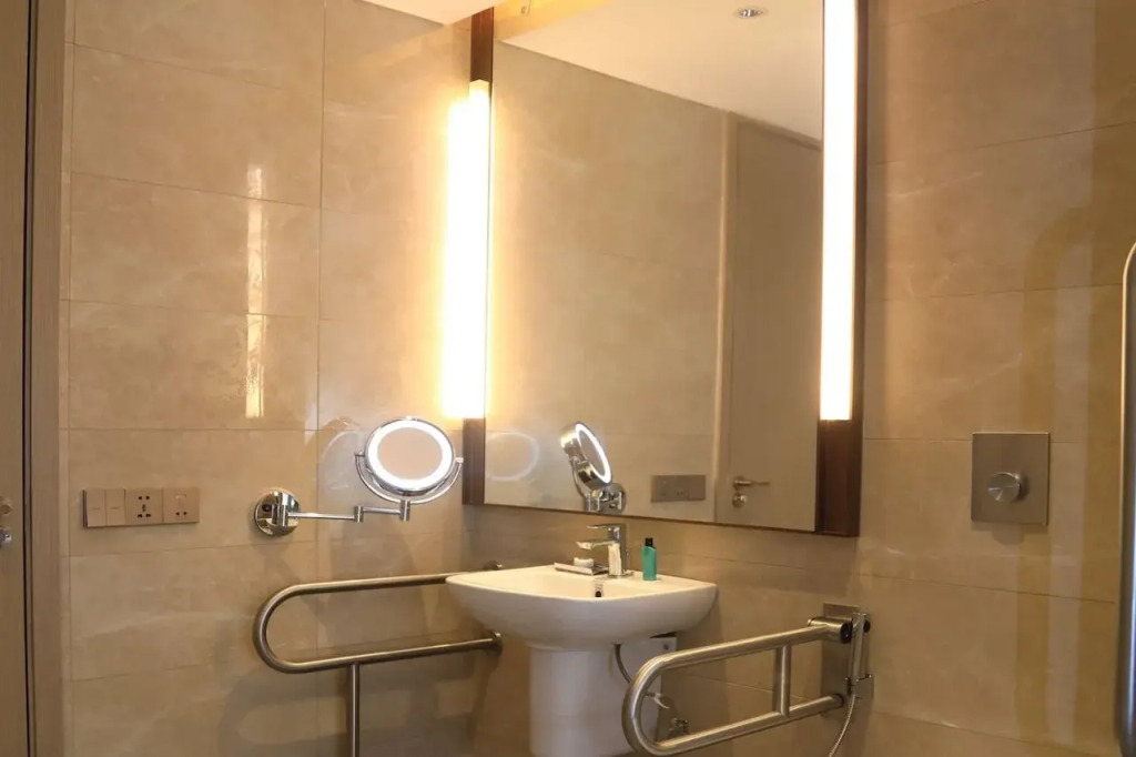 Отель Skylight In-Terminal Hotel