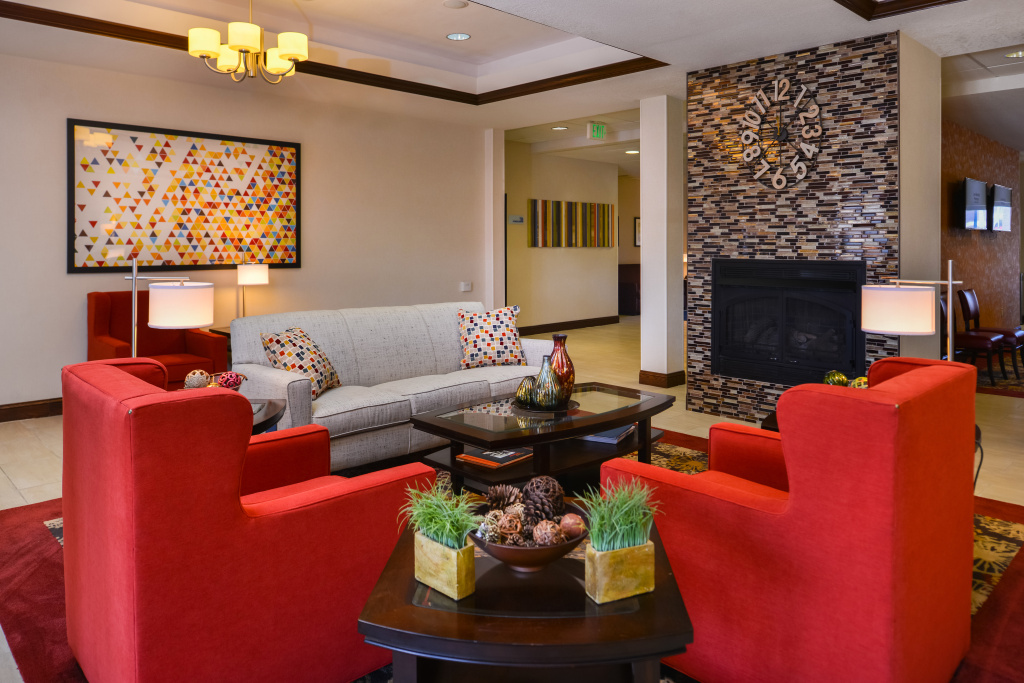 Holiday Inn Express & Suites Pittsburg by IHG