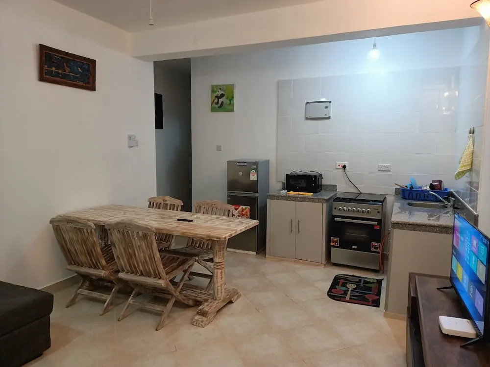 1-bedroom Apartment With Pool View, Beach Experien