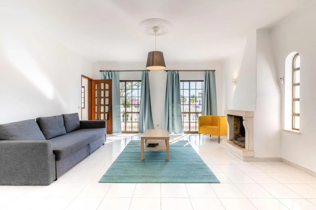 #072 Fantastic and Typical House with Pool and 3m Beach