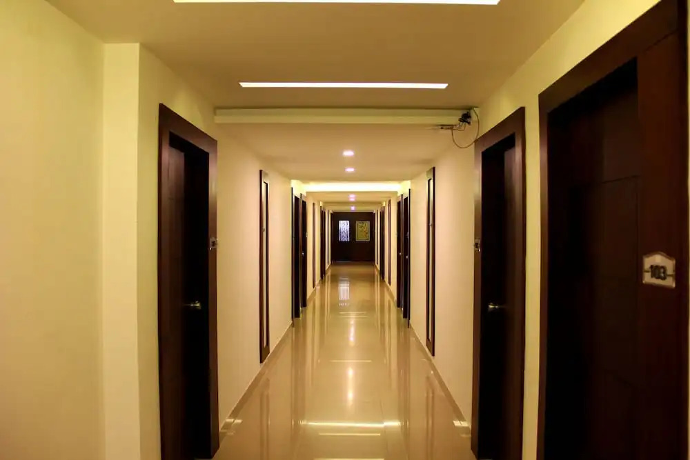 OYO 6447 Samasth Rooms And Suites