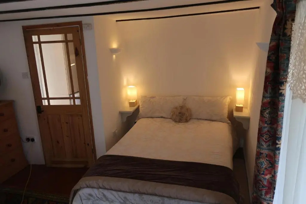 Central Boscastle studio flat