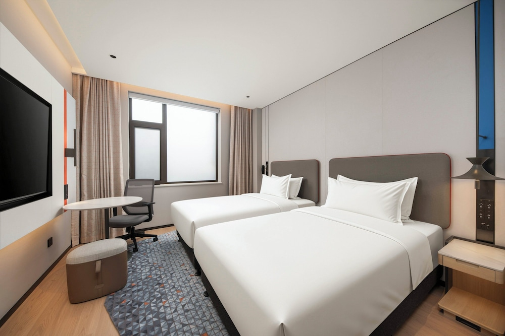 Holiday Inn Express Jinan Quancheng Square by IHG