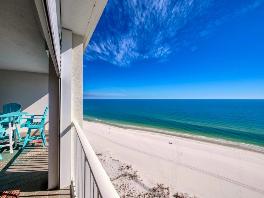 Gorgeous Penthouse 3 Bedroom Condo - Beach Front in Orange Beach