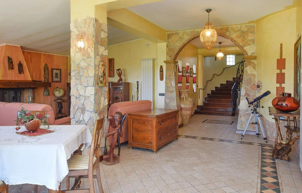 Beautiful Home in Isola di Capo Rizzuto With 3 Bedrooms