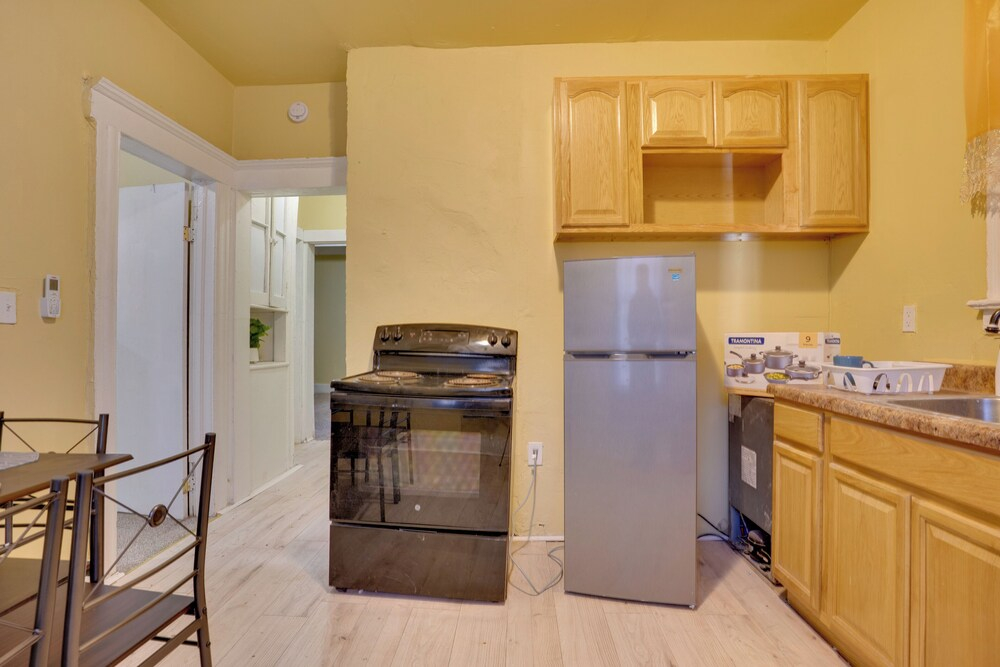 2 Mi to Rutgers University! Urban Hub Near Parks