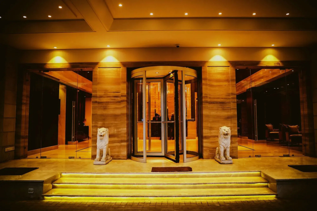 Golden Sarovar Portico