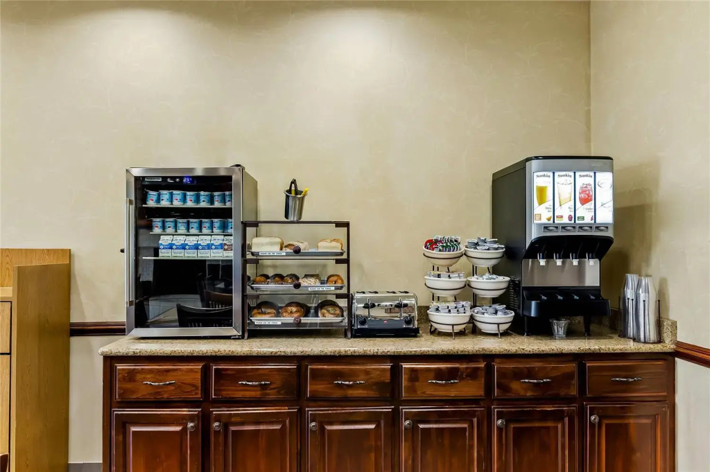 Country Inn & Suites by Radisson, Princeton, WV