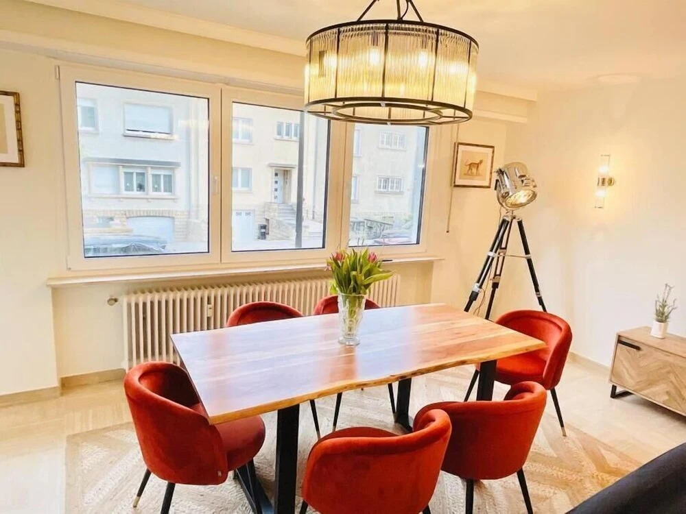 3 bedrooms in Center Terrace & Parking