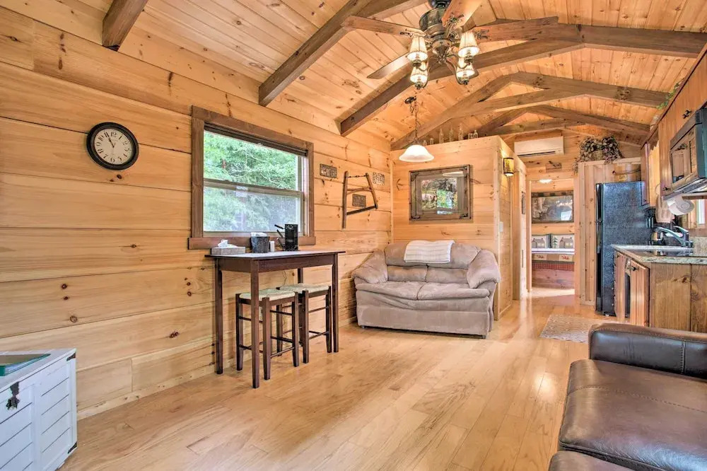 Hike, Sip & Unwind! Mill Spring Cabin Near Winery