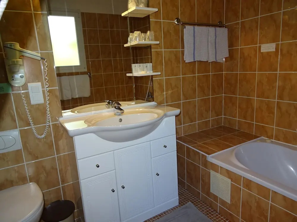 AU BOIS FLEURI Les Chambres dHôtes