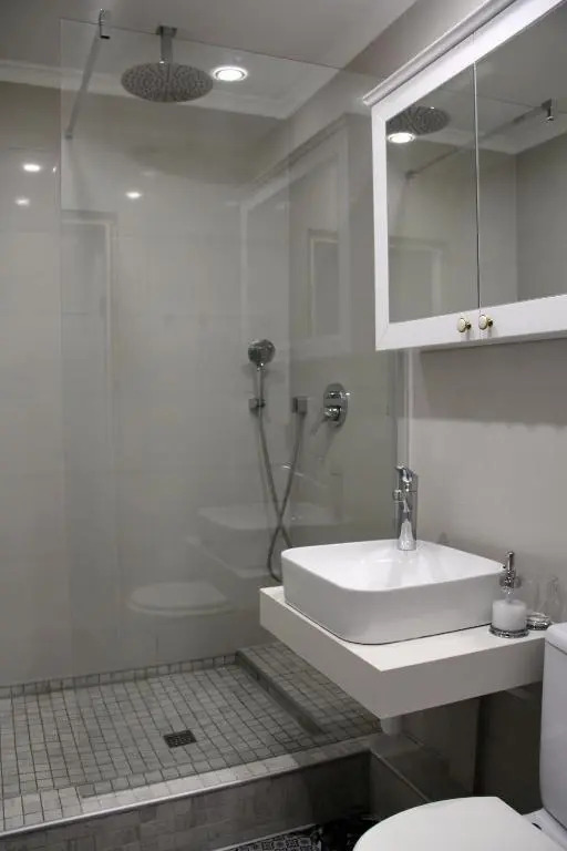 Quiet loft with free parking