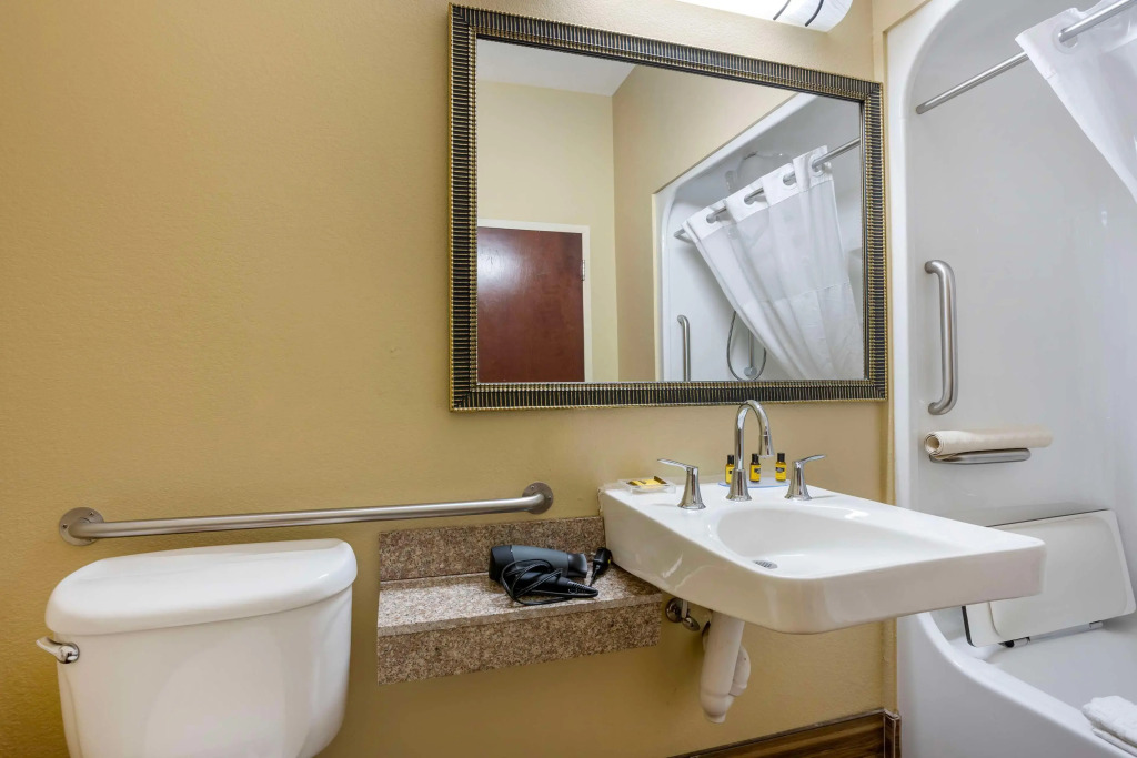 Best Western Plus Springfield Airport Inn