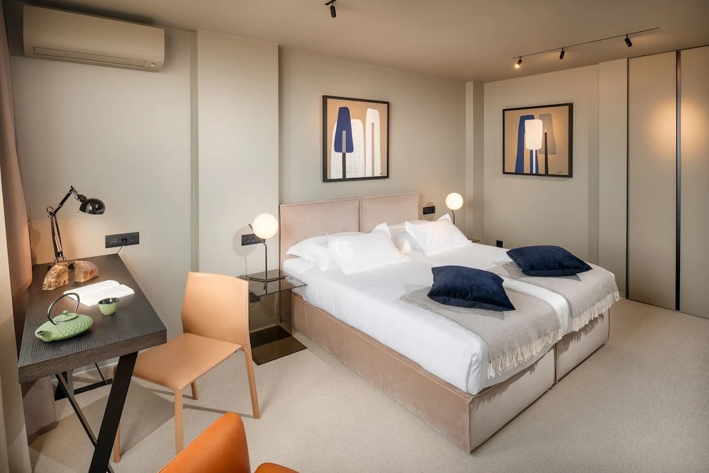 Royal Suites-Sky