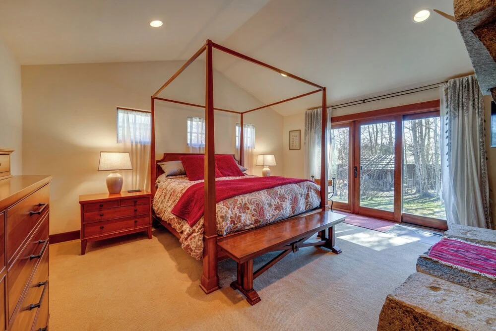 Stunning Truckee Home w/ Private Patio & Gas Grill