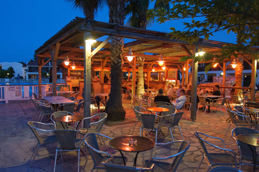 Golden Coast Hotel & Bungalows - All Inclusive