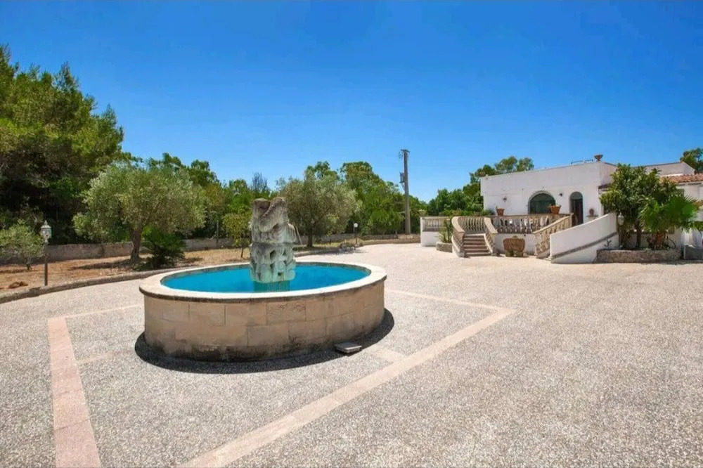 Villa With Garden and Relaxing Atmosphere