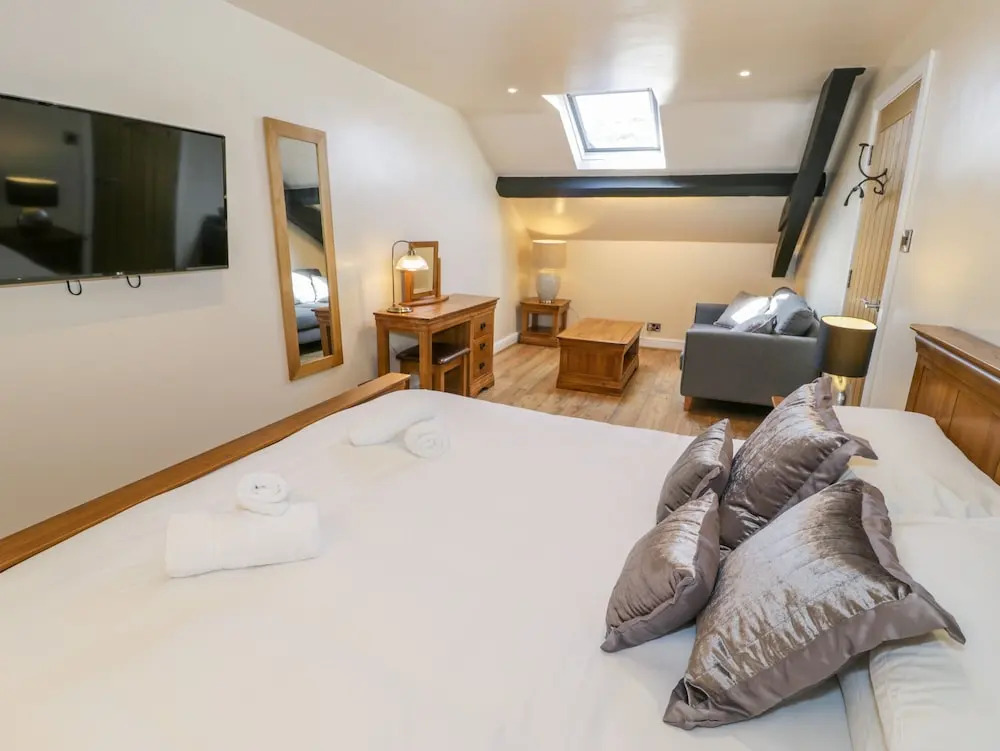 The Creel Apartment