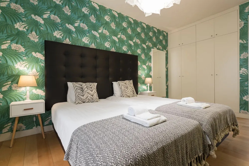 Chiado Modern Three-Bedroom Apartment - by LU Holidays