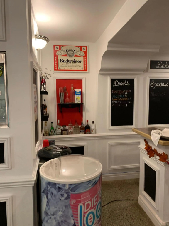 Lakeview Hotel