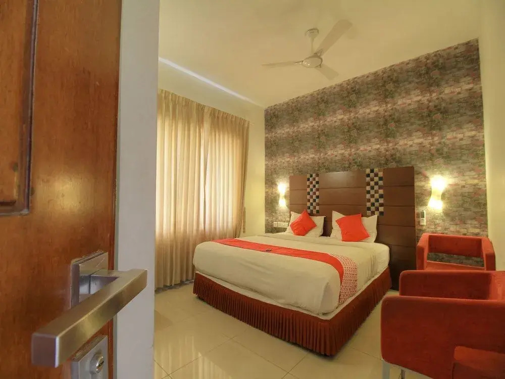 OYO 1531 Vels Grand Inn Hotel