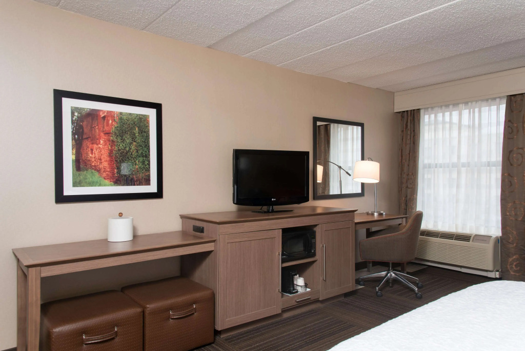 Hampton Inn Columbus/Taylorsville