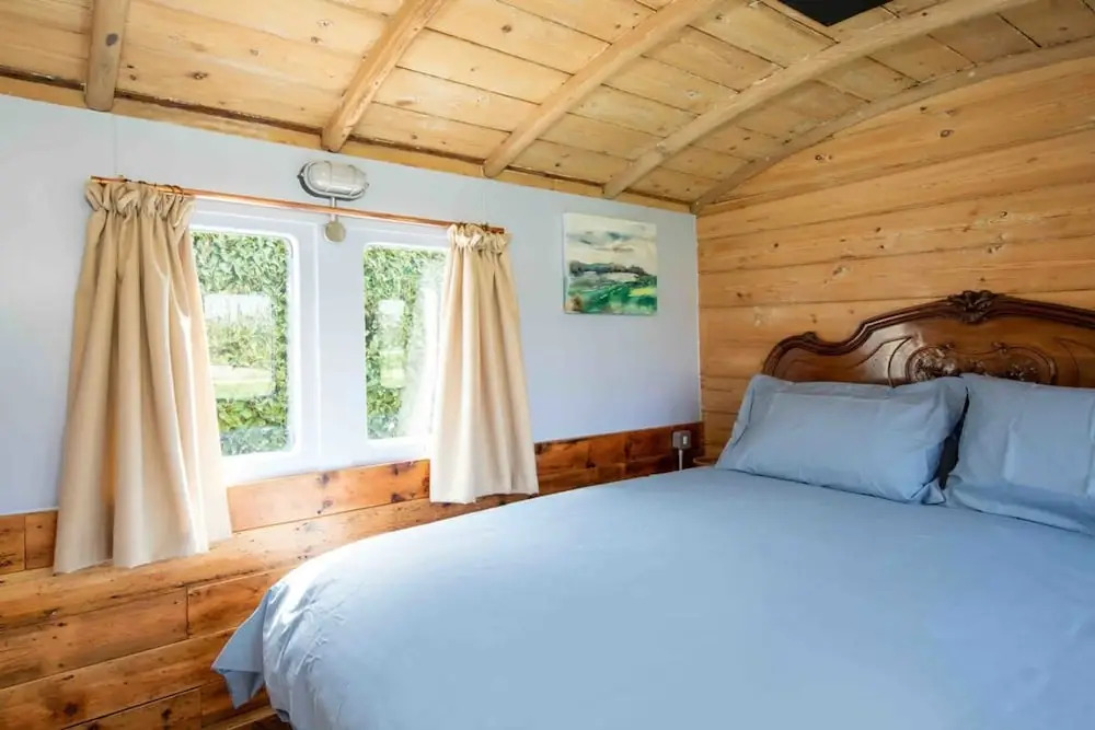 Unique Comfy Remodelled Railway Carriage