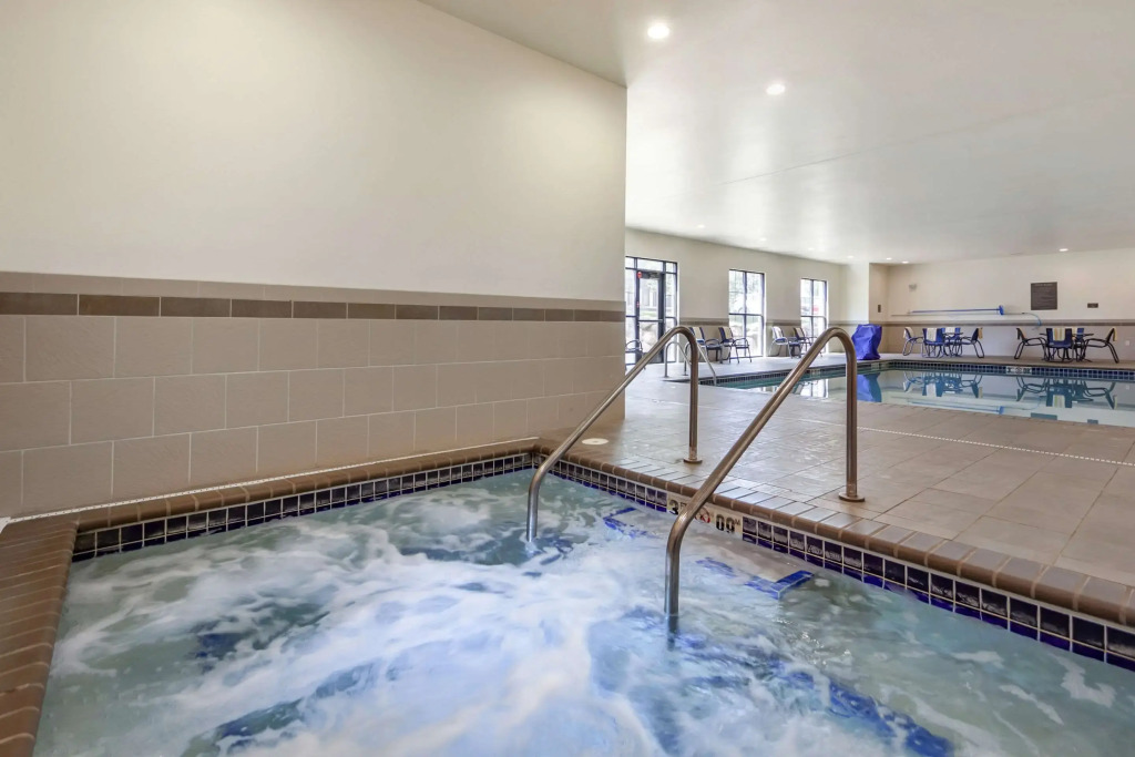 Comfort Inn & Suites Avera Southwest