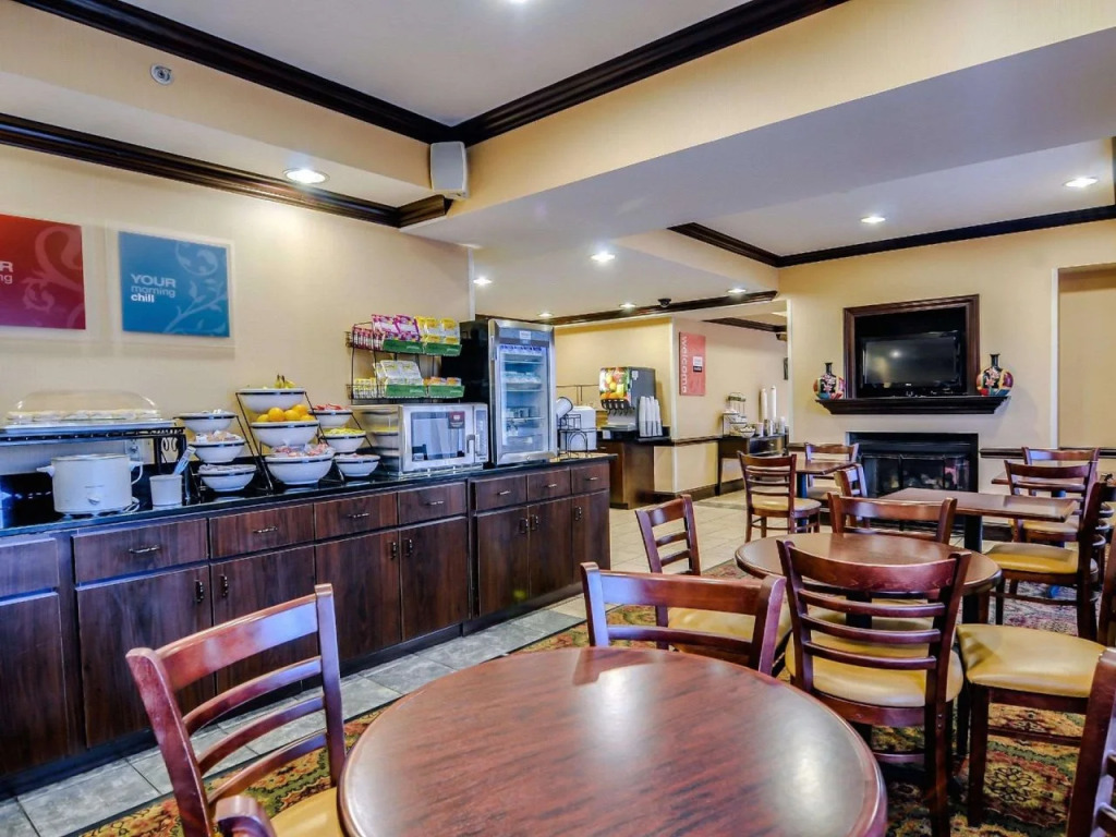 Comfort Inn & Suites Hillsville I-77