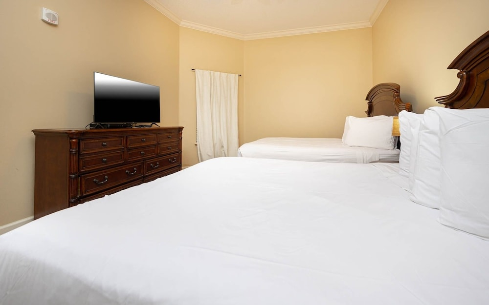 Phoenix West 1806 3 Bedroom Condo
